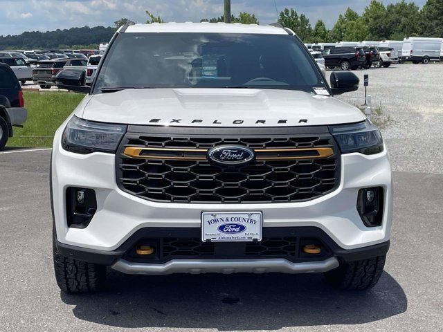 New 2026 Star White Metallic Tri-Coat Ford Tremor image 28