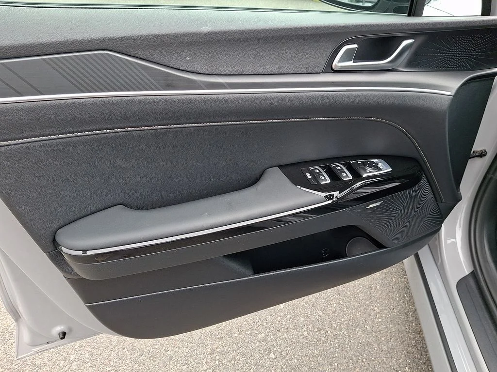 Used 2025 Gray Kia GT-Line image 12