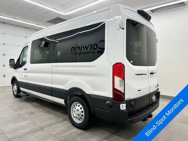 New 2026 Oxford White Ford Passenger Van XLT image 3
