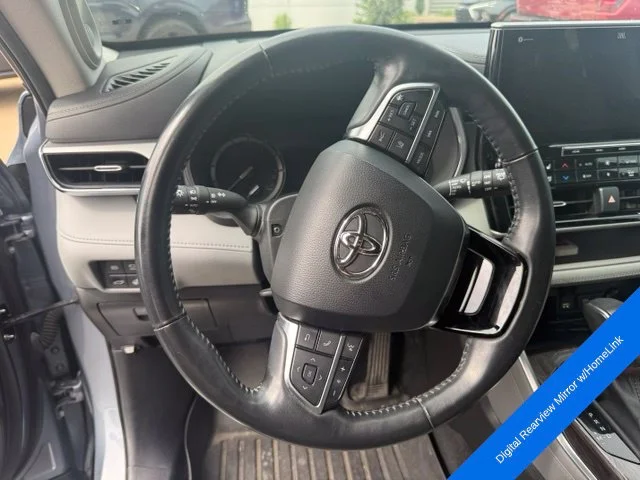 Used 2021 Moon Dust Toyota Platinum image 15