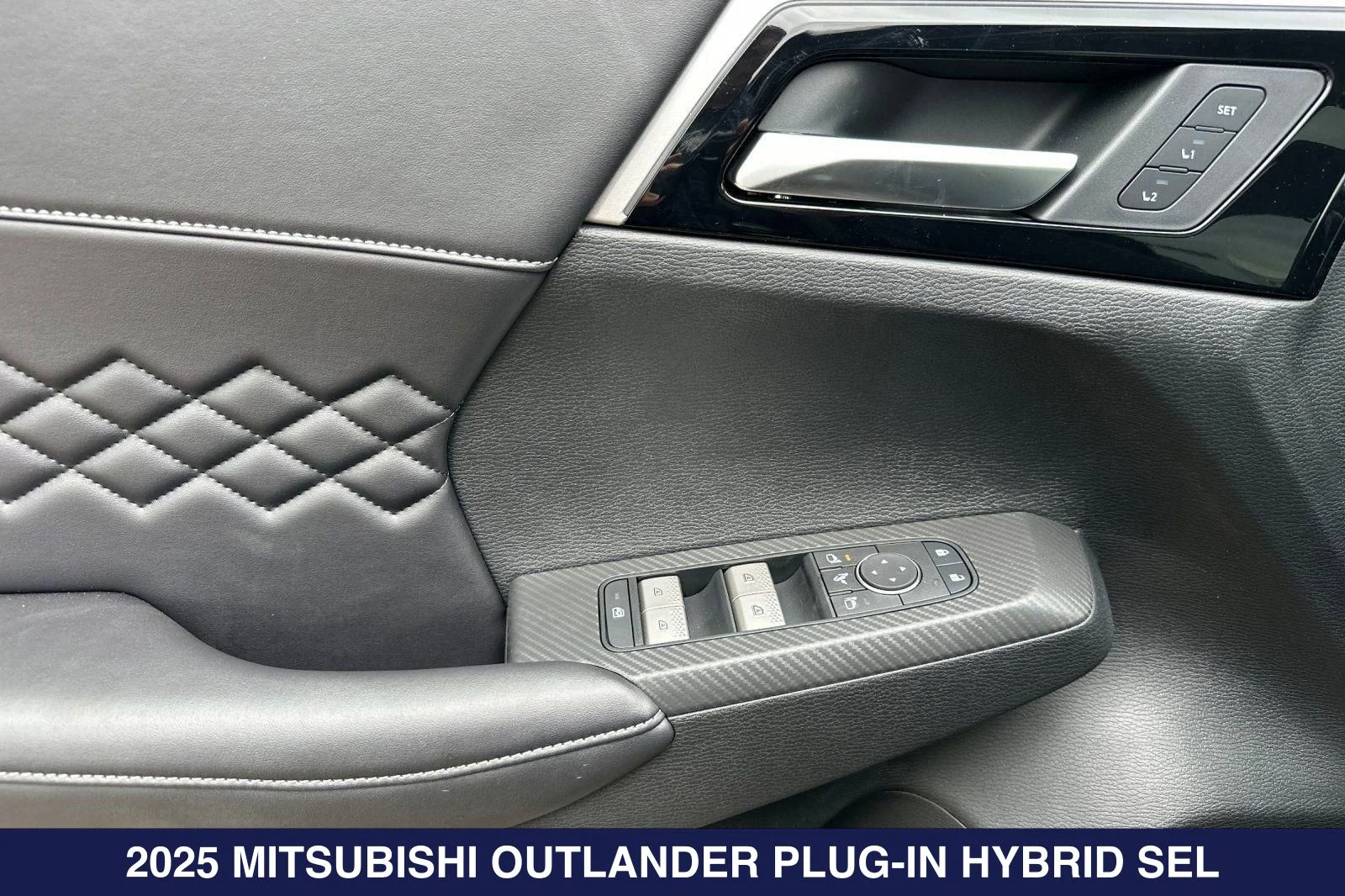 2025 Mitsubishi Outlander Plug-in Hybrid SEL Black Edition - Photo 11