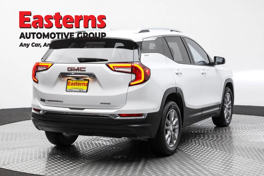 Used 2023 White GMC SLT image 5