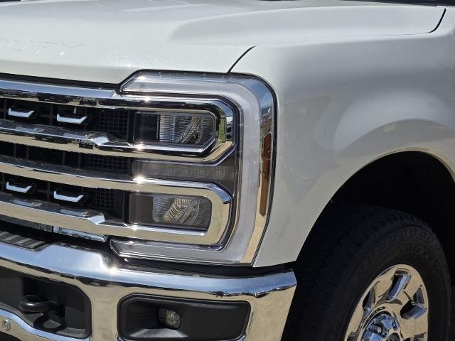 New 2026 Star White Metallic Tri-Coat Ford F-250® Lariat® image 25