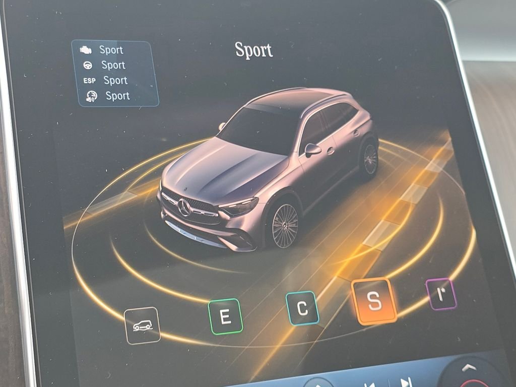 New 2026 Black Mercedes-Benz GLC 300 image 33
