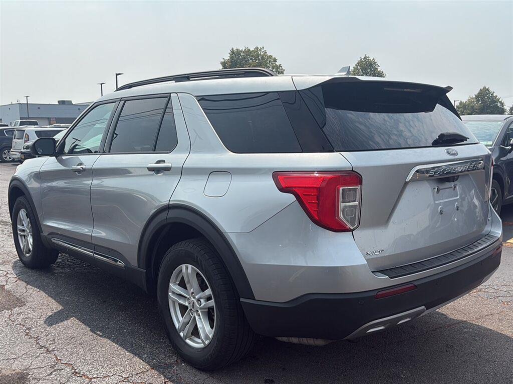 Used 2020 Iconic Silver Ford XLT image 5
