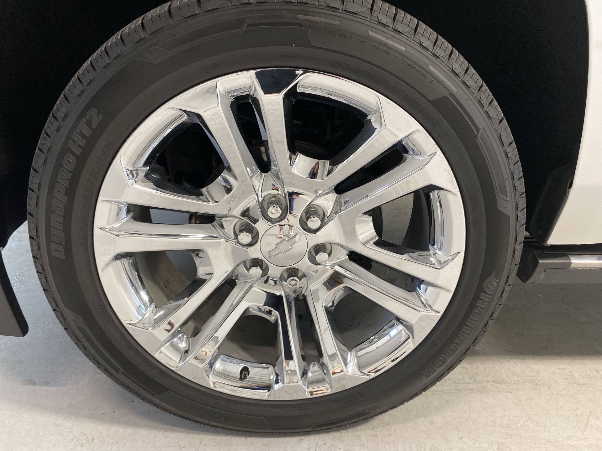 Used 2020 IRIDESCENT PEARL TRICOAT Chevrolet Premier image 33