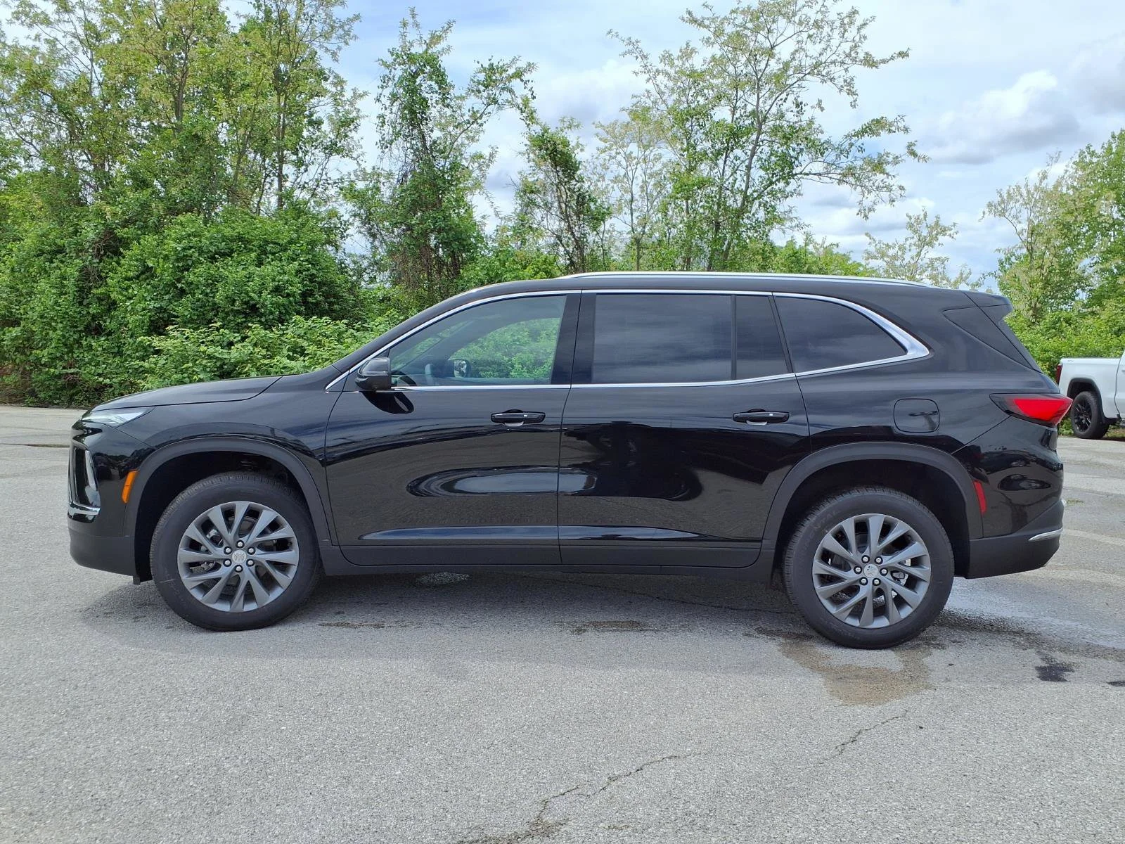 New 2026 Ebony Twilight Metallic Buick Preferred image 30