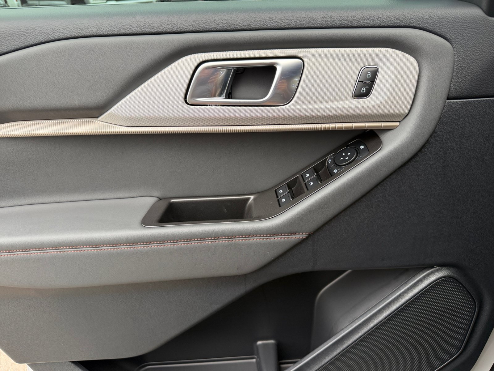 New 2027 Avalanche Gray Ford Active image 17