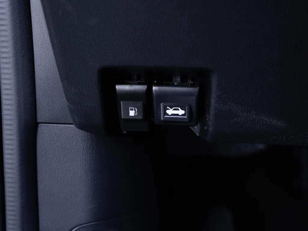Used 2025 Deep Crystal Blue Mica Mazda 2.5 Turbo Signature image 19