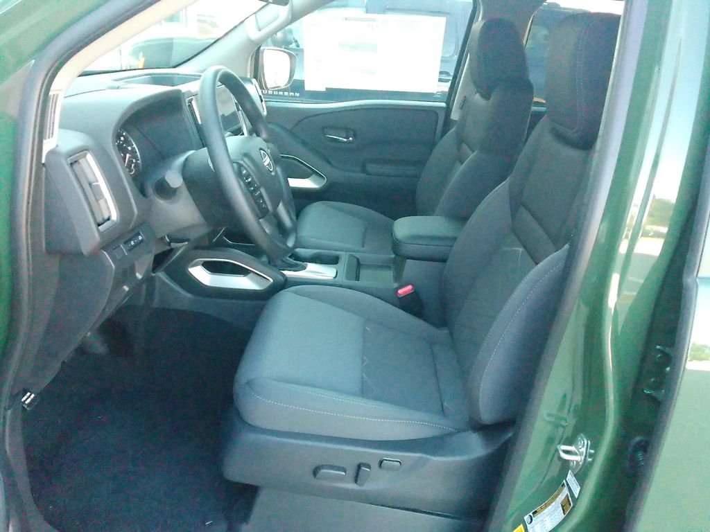 2026 Nissan Frontier SV - Photo 9