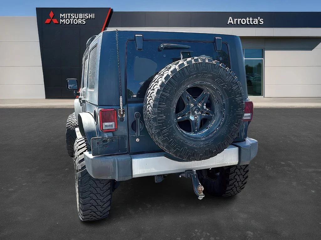 Used 2008 Black Jeep Unlimited Sahara image 3