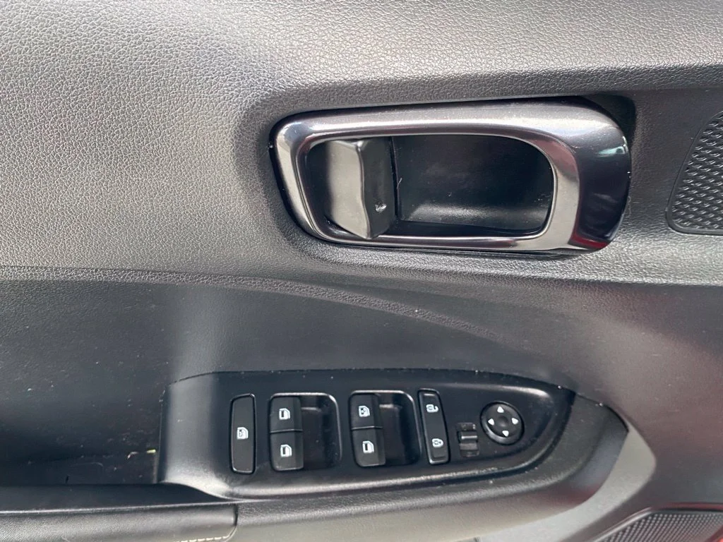 Used 2022 Red Hyundai Limited image 19