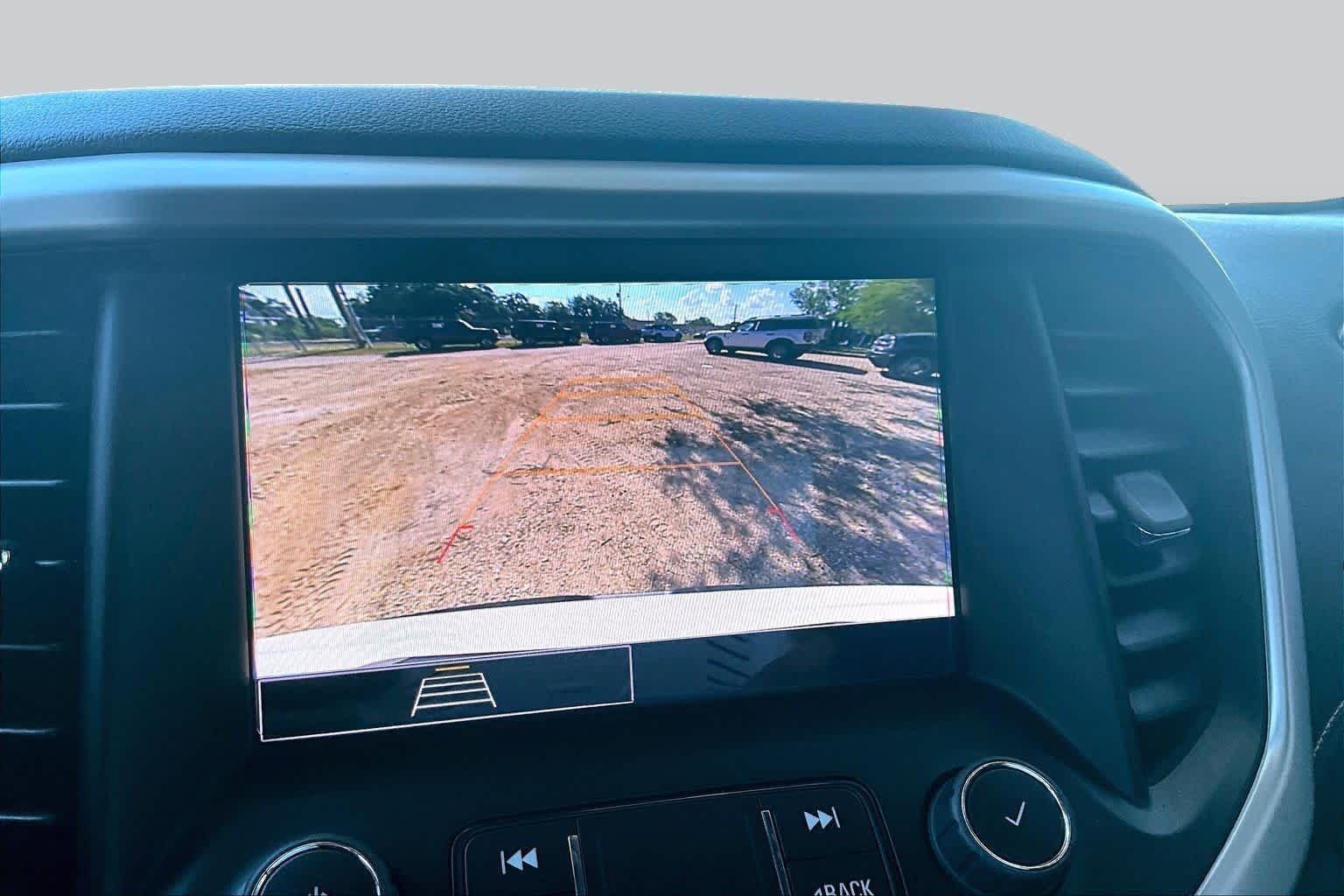 Used 2022 Summit White GMC SLE image 29