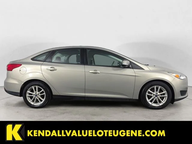 Used 2015  Ford SE image 4