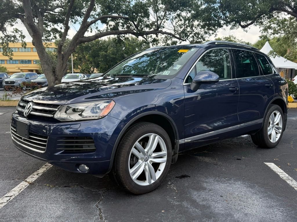 2014 Volkswagen Touareg's photo
