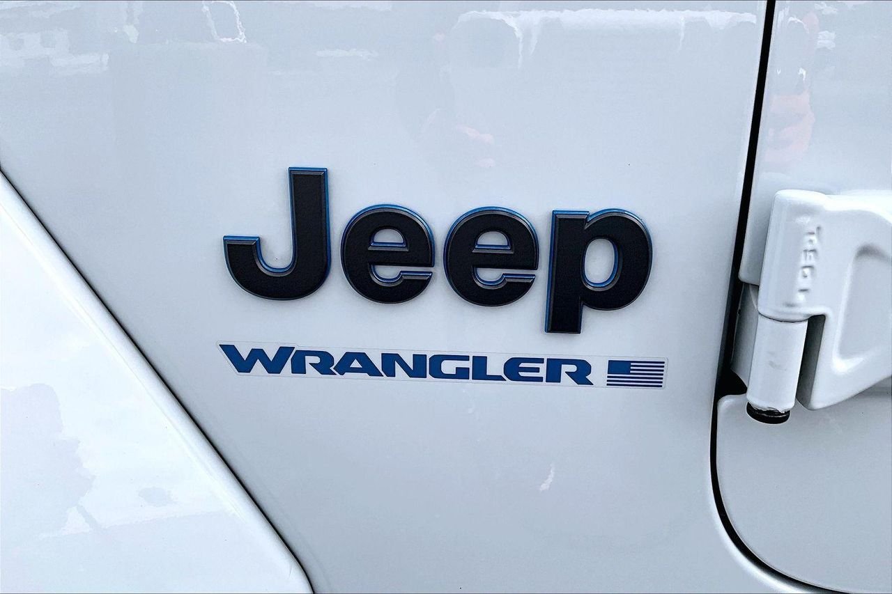 Used 2025 Bright White Clearcoat Jeep Sahara 4xe image 26