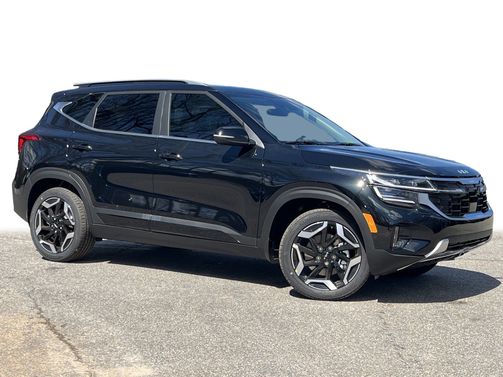 New 2026 Fusion Black Kia SX image 2