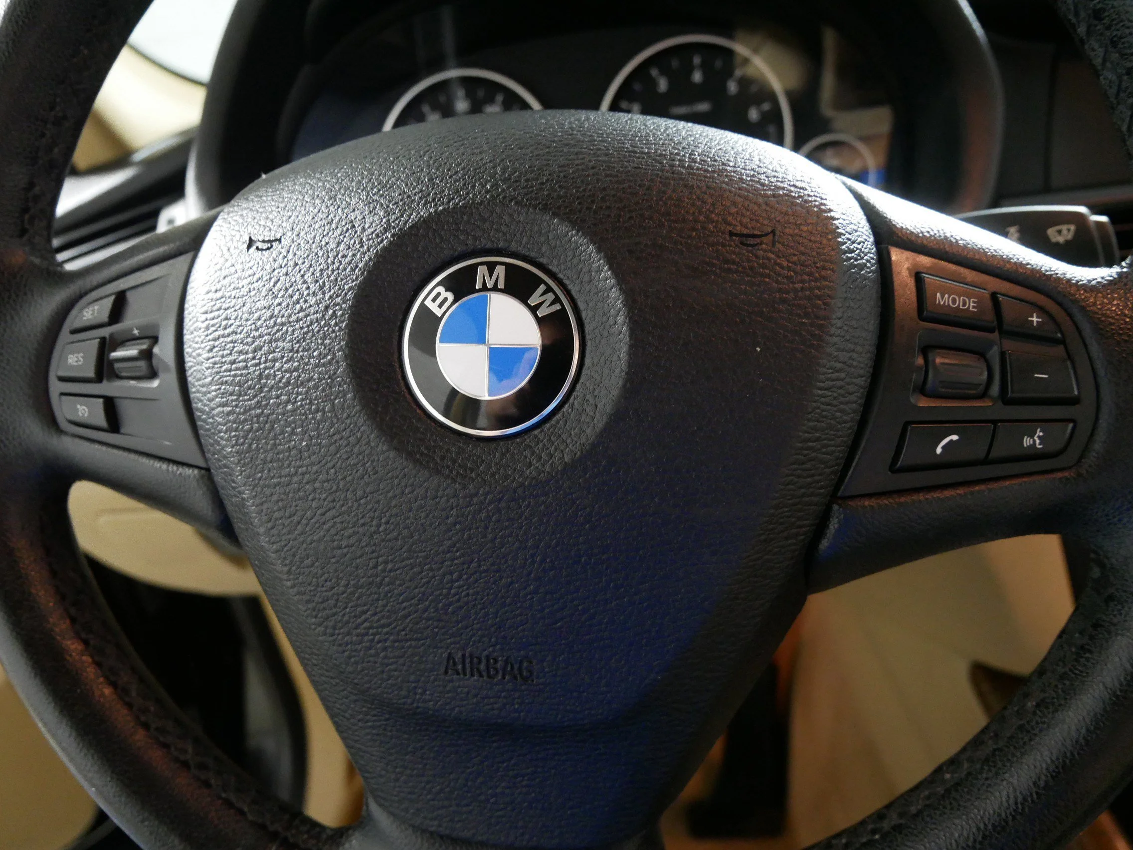Used 2013 Black Sapphire Metallic BMW xDrive28i image 25