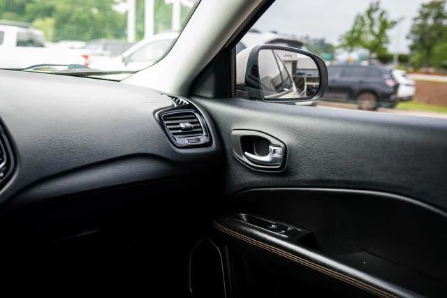 Used 2019 White Clearcoat Jeep Limited image 29