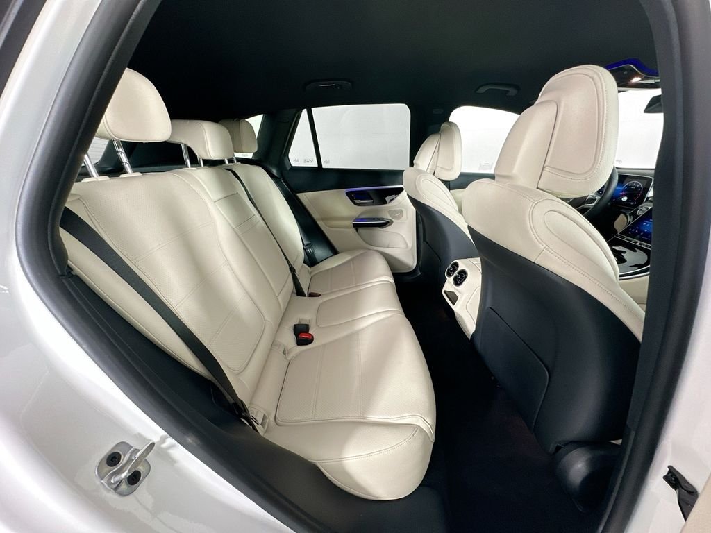Certified Used 2023  Mercedes-Benz GLC 300 image 25