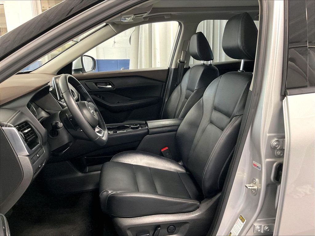 Certified Used 2023 Silver Nissan SL image 10