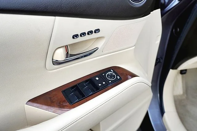 Used 2014 Gray Lexus 350 image 24
