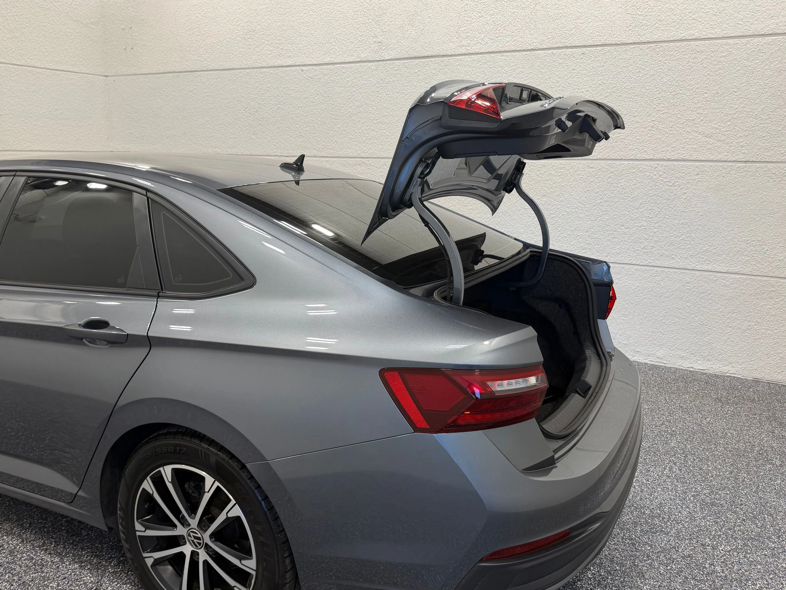 Certified Used 2022 Gray Volkswagen 1.5T Sport image 21