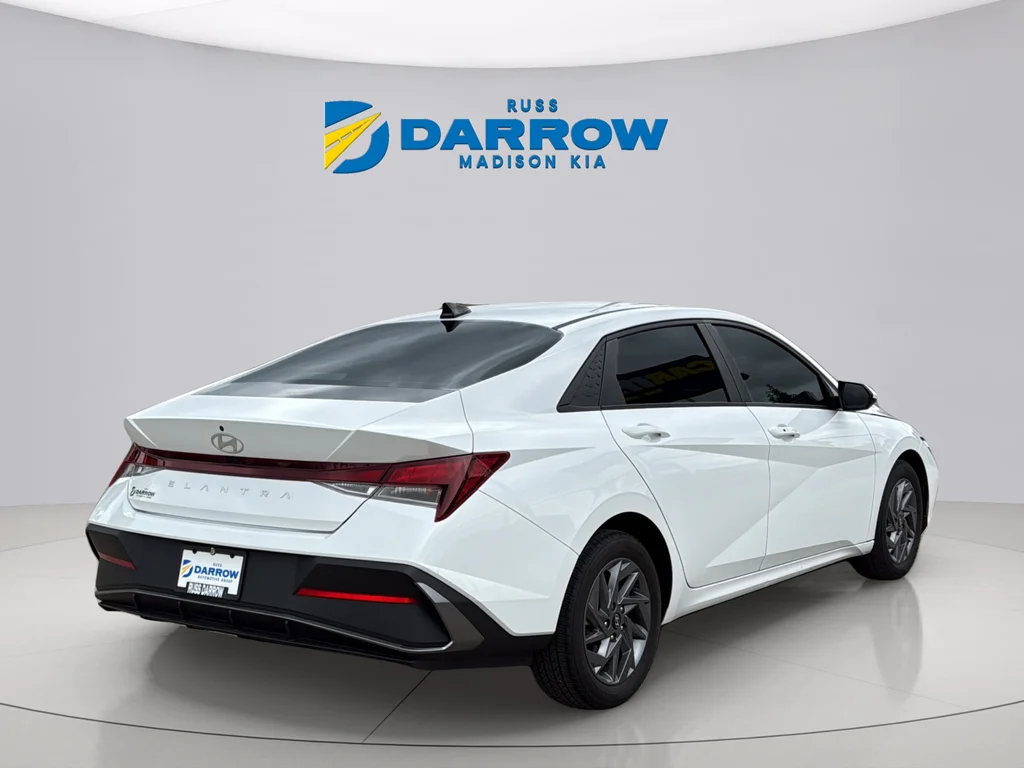 Used 2024 Serenity White Hyundai SEL image 5