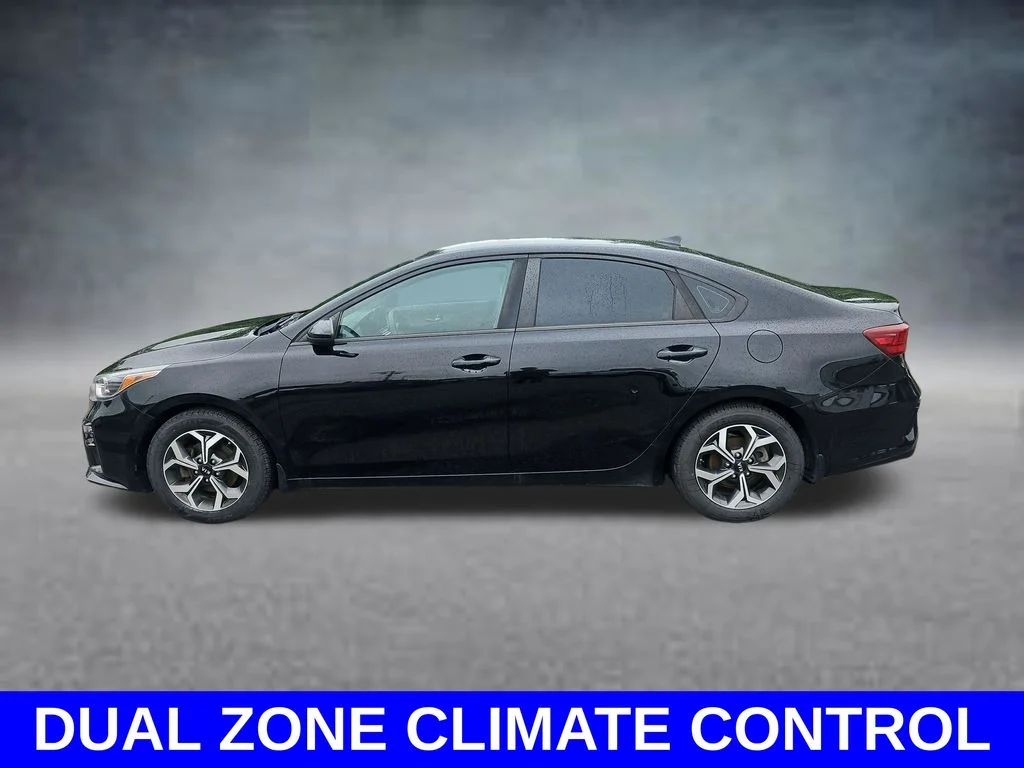 Used 2019 Black Kia LXS image 8
