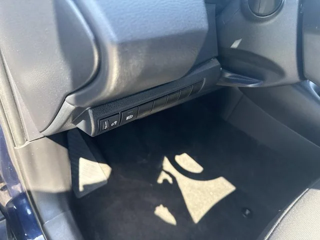 Used 2024  Toyota LE image 19