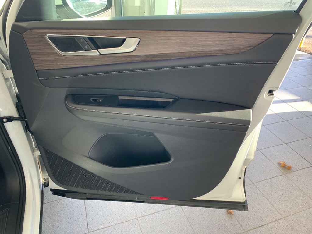 2025 Volkswagen Atlas SEL - Photo 24