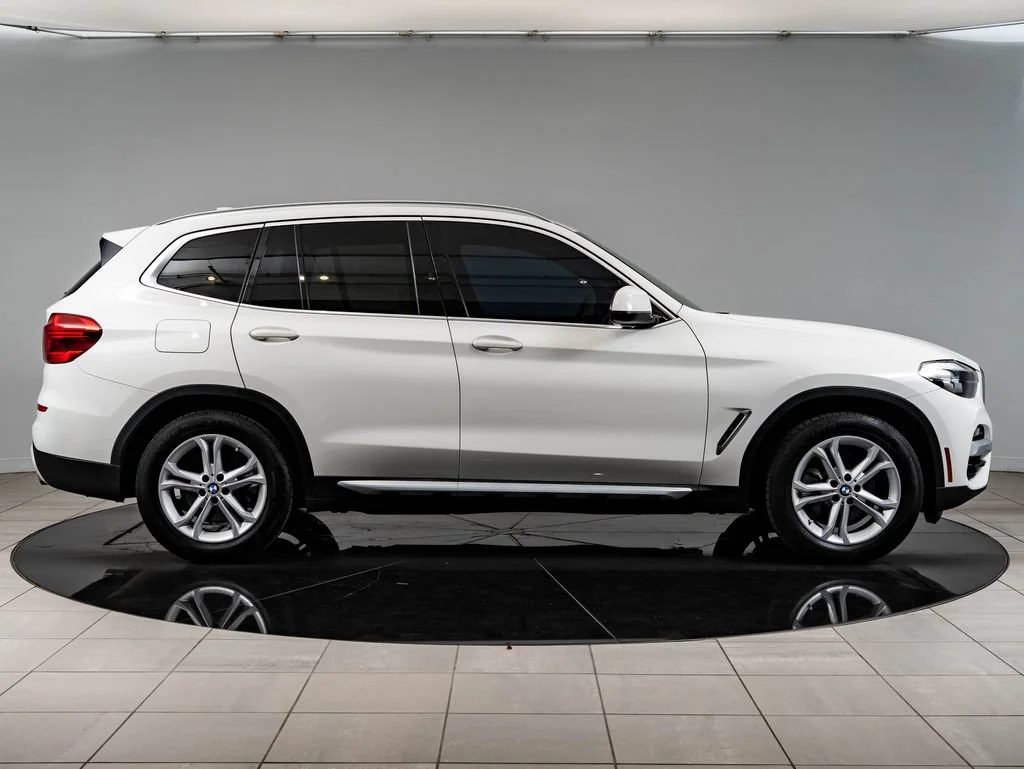 Used 2019 Alpine White BMW xDrive30i image 11