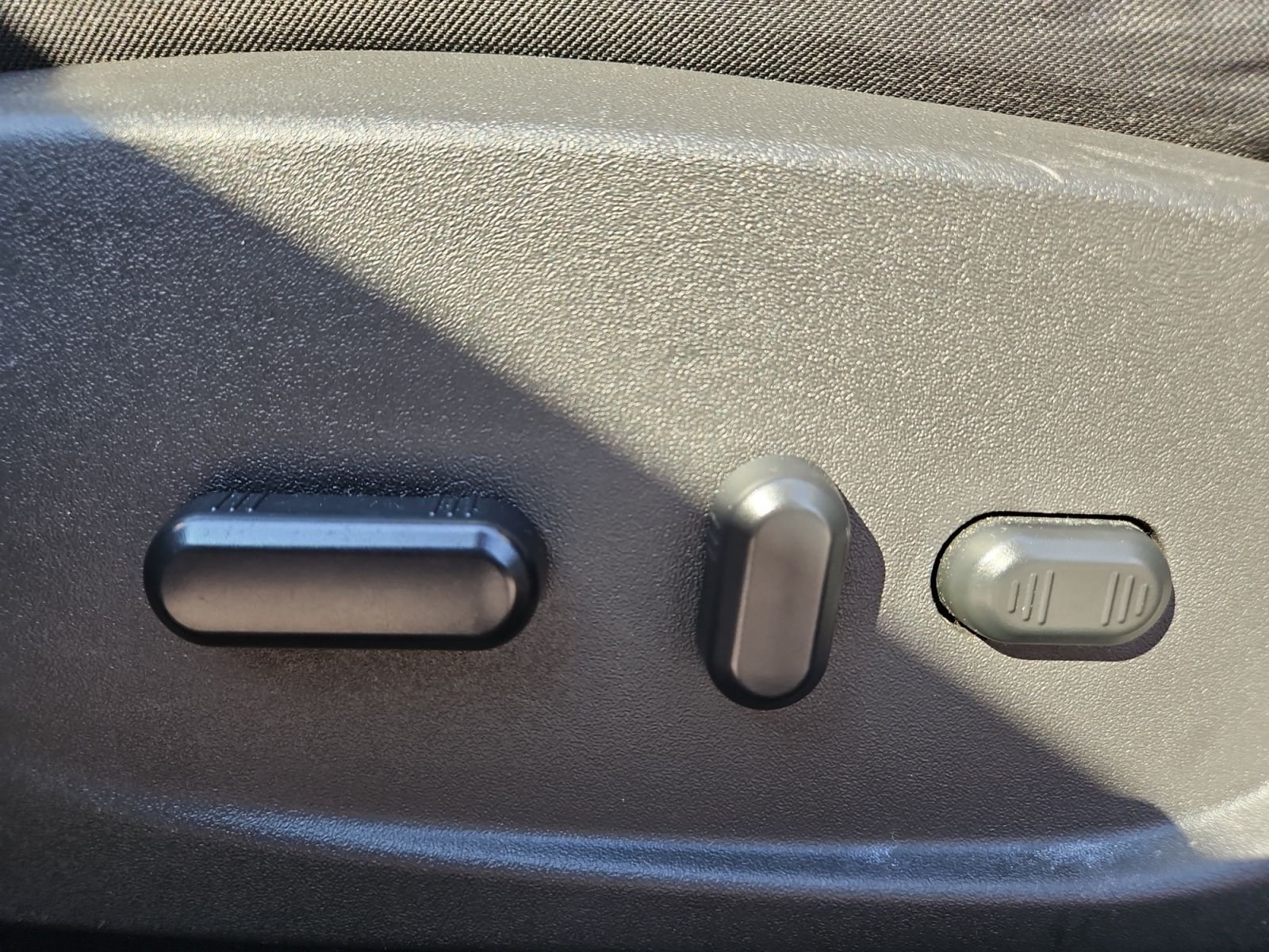 Used 2017 Gray Ford SE image 20