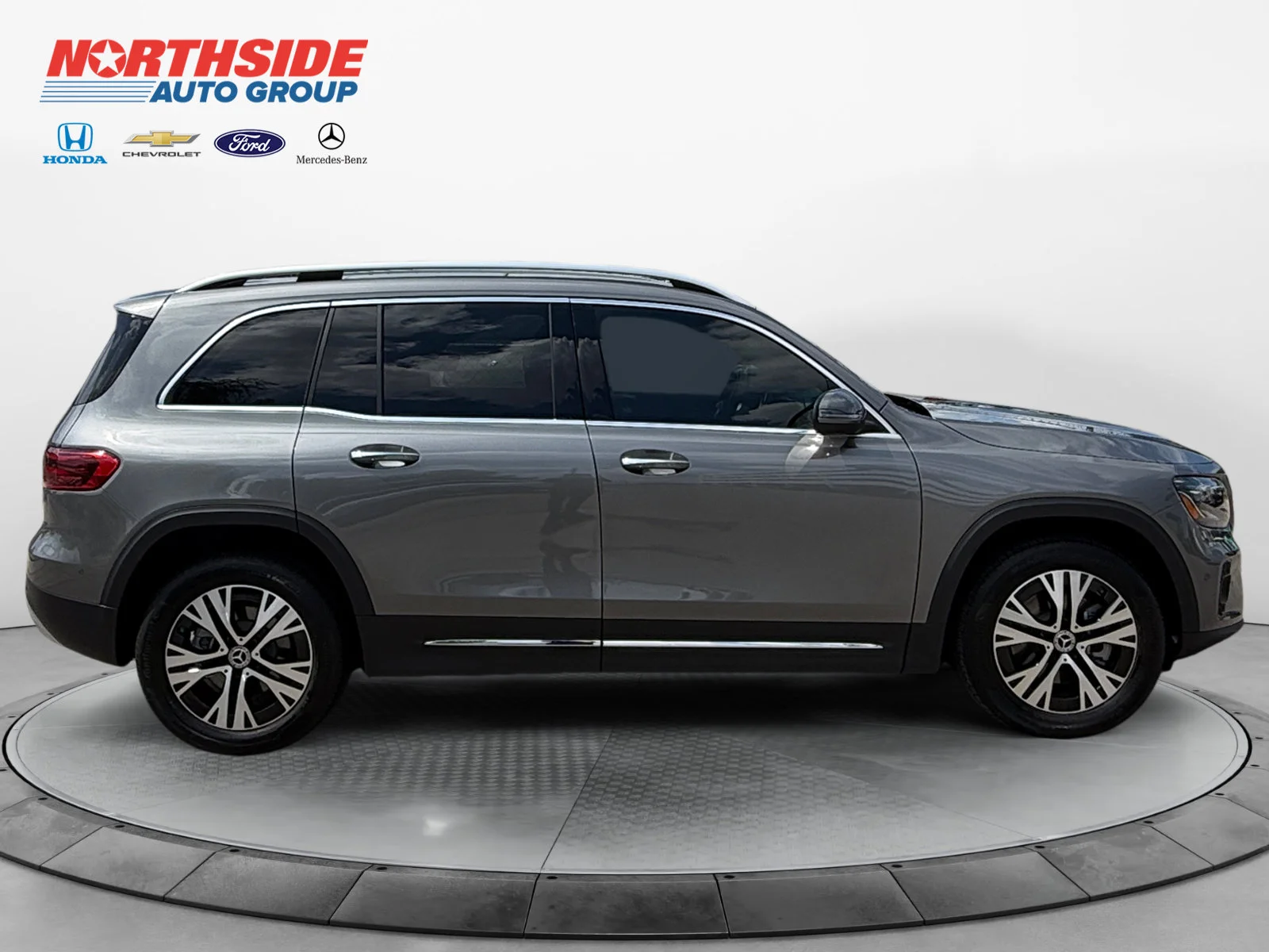 Used 2026 Gray Mercedes-Benz GLB 250 image 8
