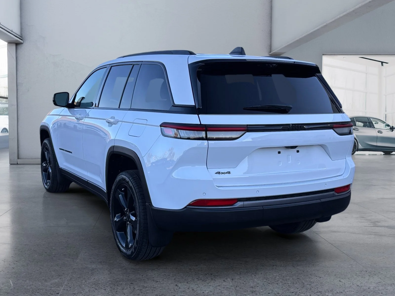 New 2027 BRIGHT WHITE Jeep Limited image 3