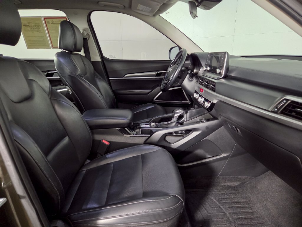 Certified Used 2021 Dark Moss Kia S image 31