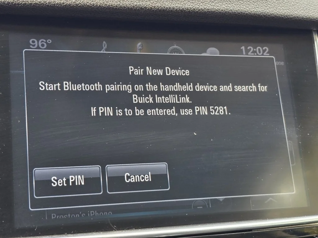Used 2018 Summit White Buick Essence image 6
