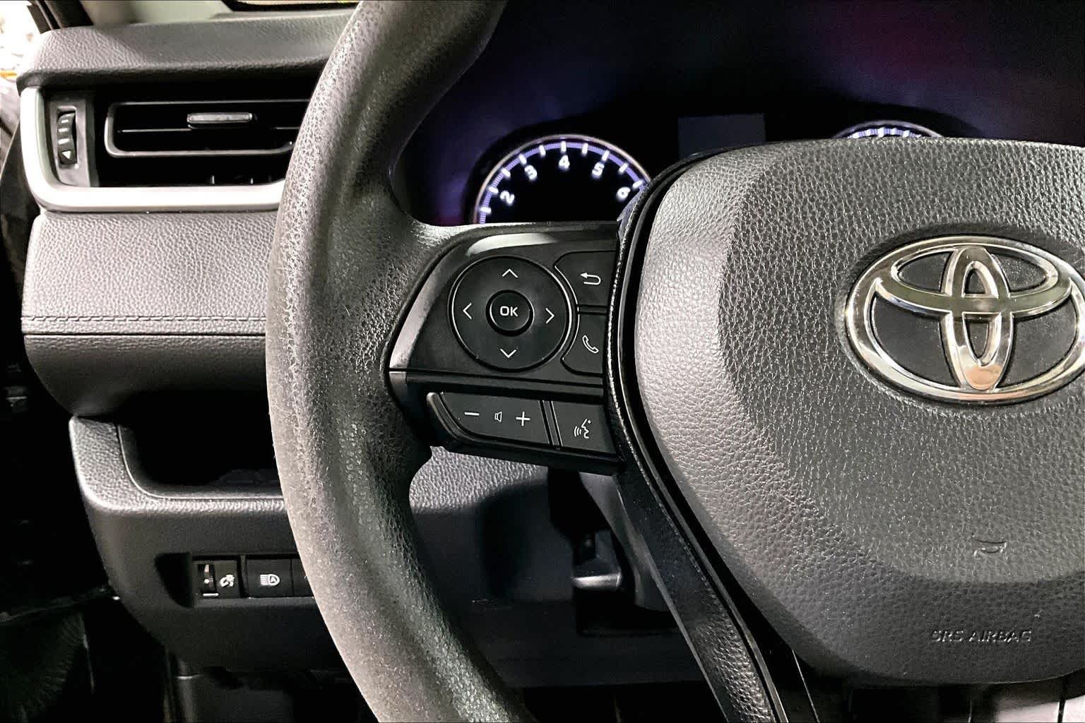 Used 2019 Midnight Black Metallic Toyota XLE image 24