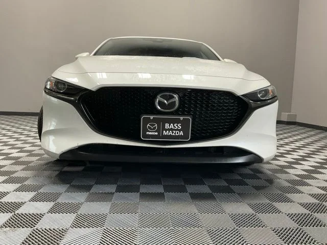 Used 2019 White Mazda Base image 3
