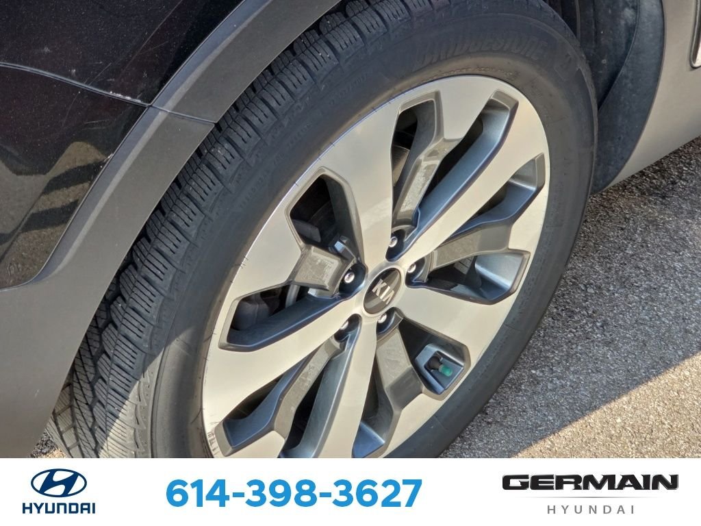 Used 2021 Black Kia S image 12