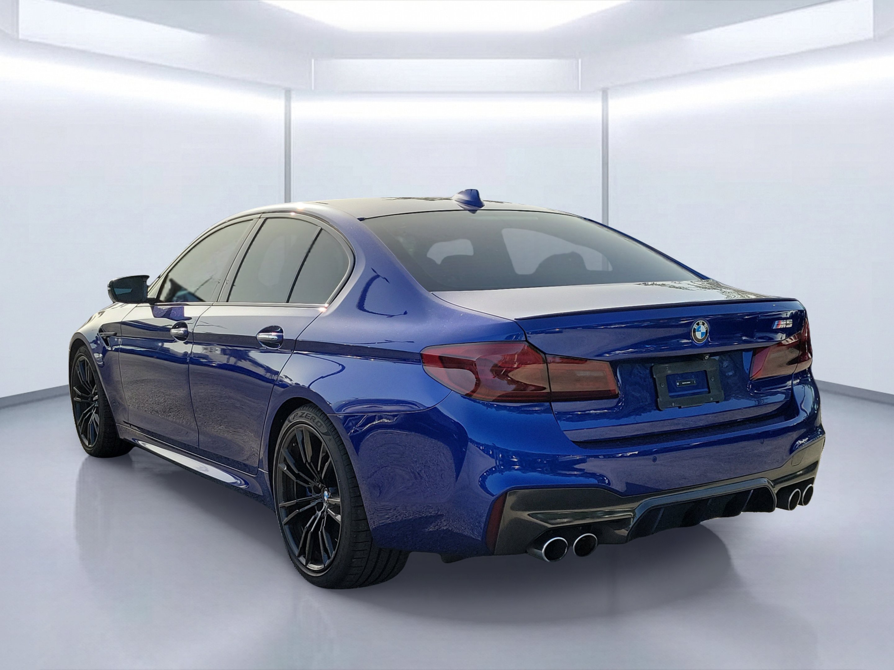 Used 2018 Blue Metallic BMW Base image 3