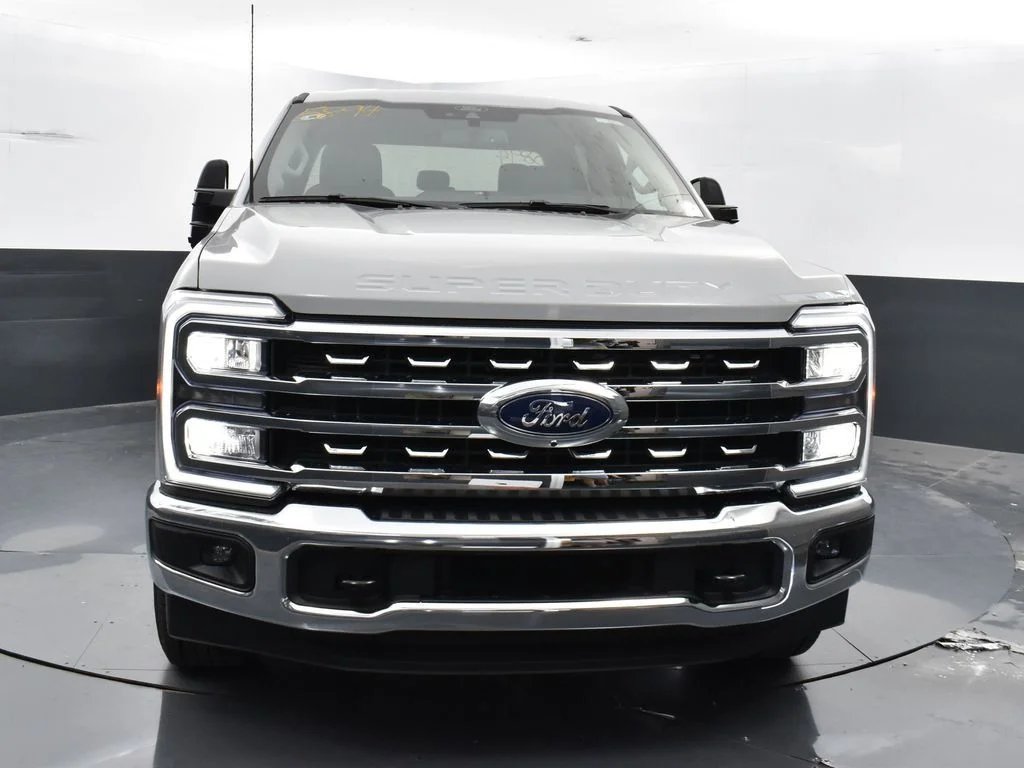 New 2026 White Ford XLT image 3