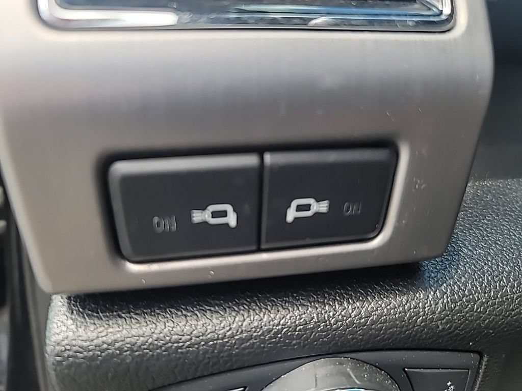 Used 2020  Ford XL image 18