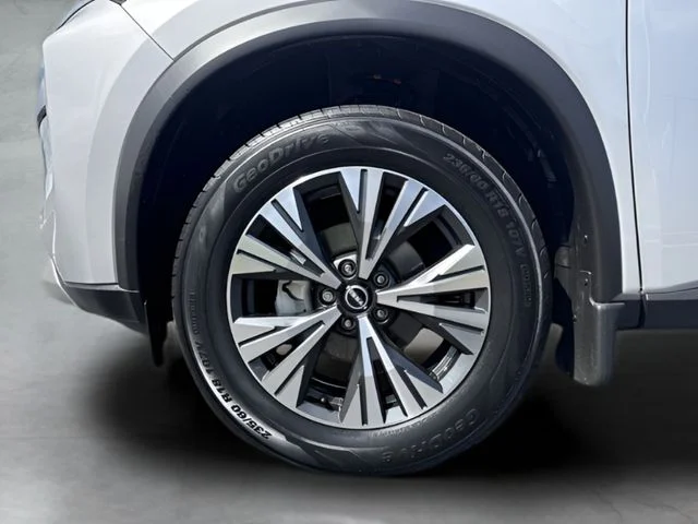 Used 2023 Silver Nissan SV image 24