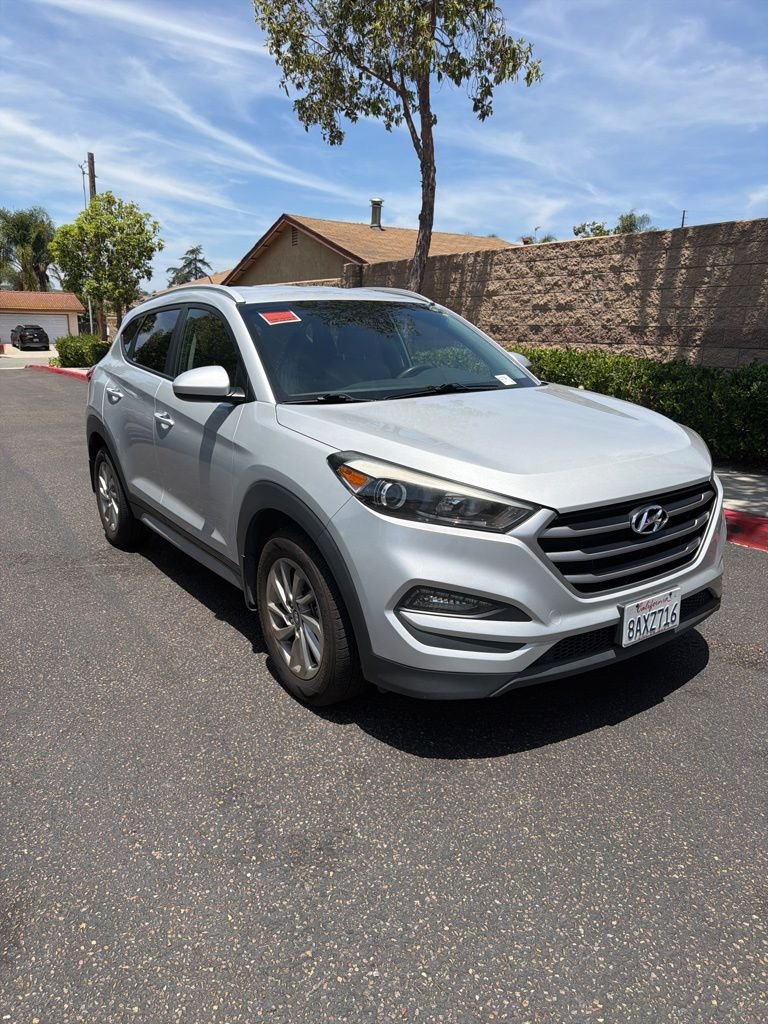 Used 2017 Black Hyundai SE image 1