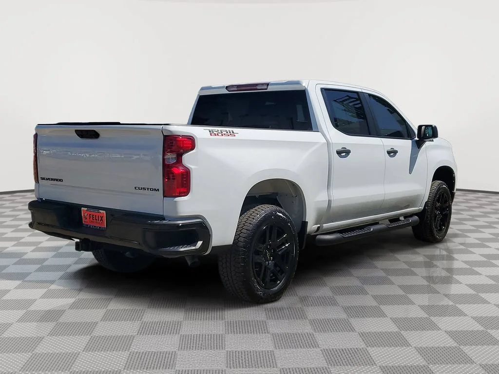 Used 2024 Summit White Chevrolet Custom Trail Boss image 4