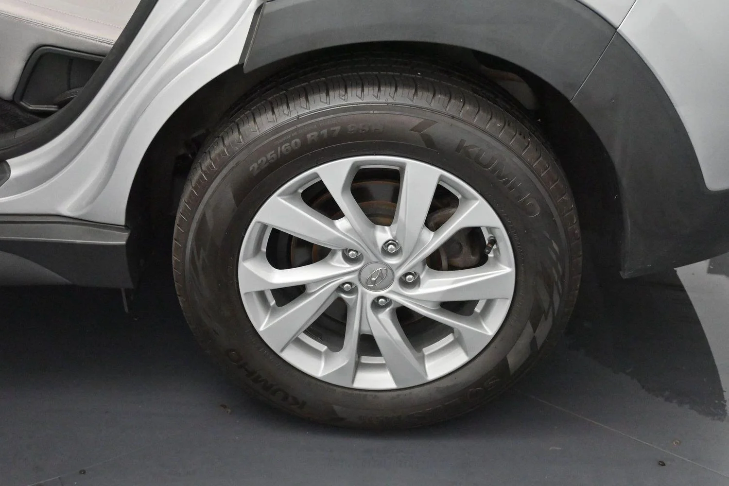 Used 2020 Stellar Silver Hyundai SE image 28