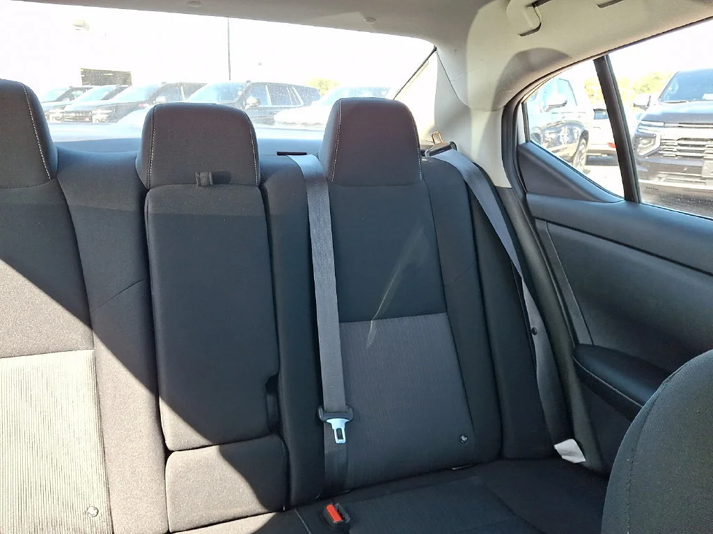 Used 2021 Silver Nissan SV Xtronic CVT image 21