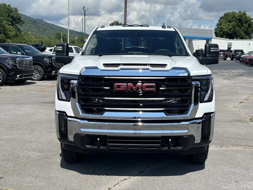 2026 GMC Sierra 3500HD Pro - Photo 5
