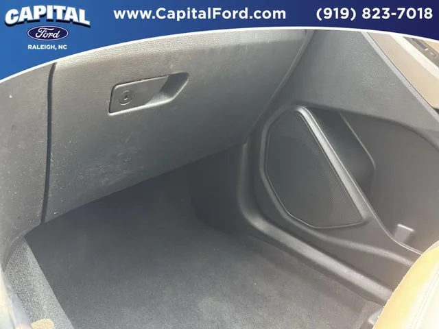 Used 2023 Green Ford XLT image 28